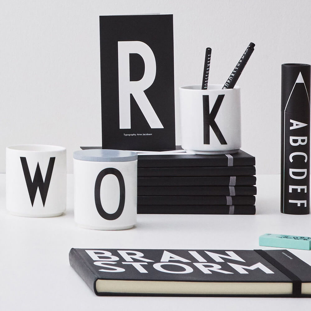 DesignLetters Porzellan-Becher O Weiß – Bild 5